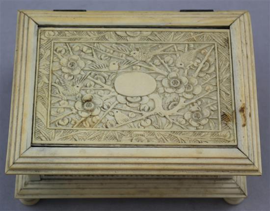 A Chinese ivory casket, late 19th century, 13.3cm